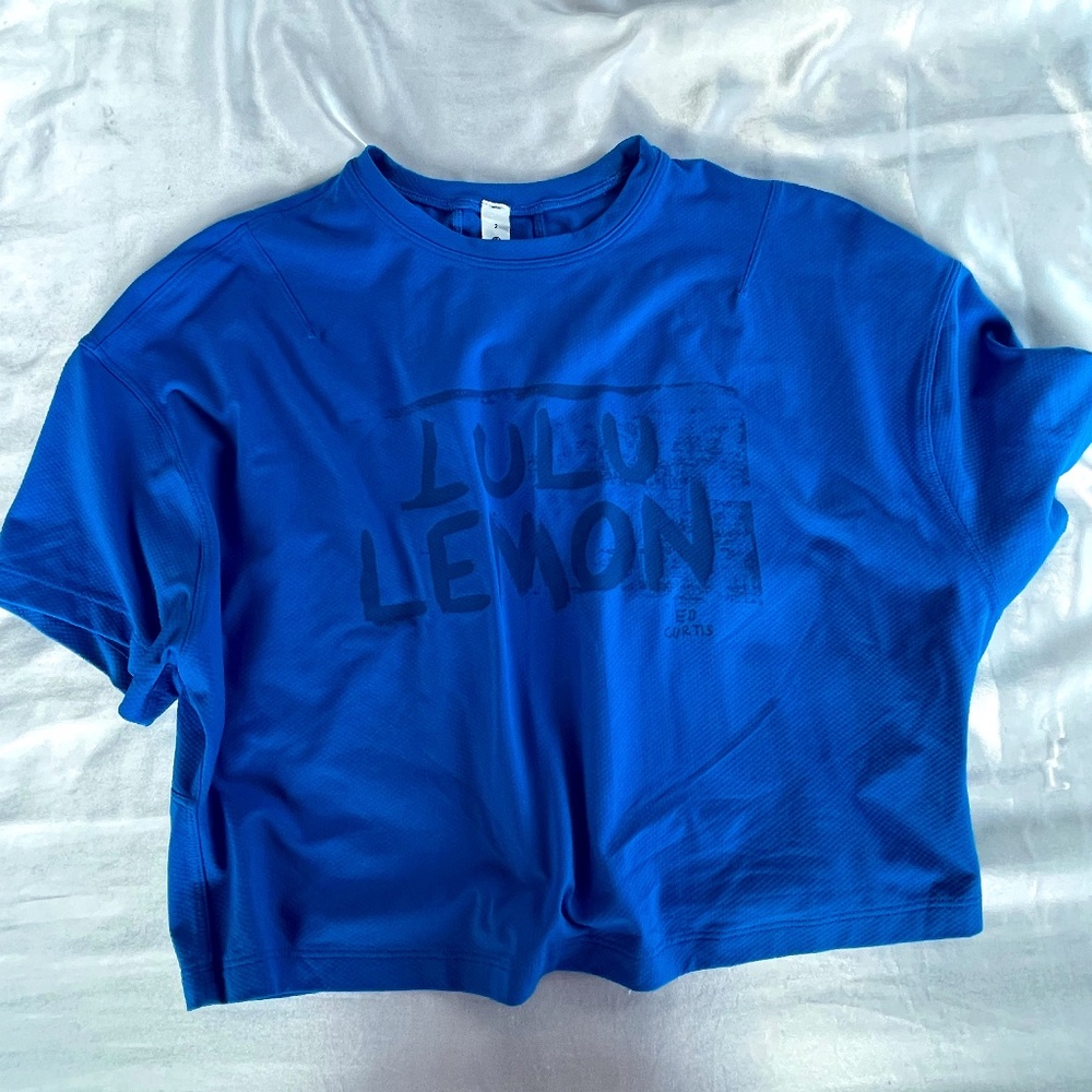 LULULEMON Abrasion-Resistant Cropped T-Shirt